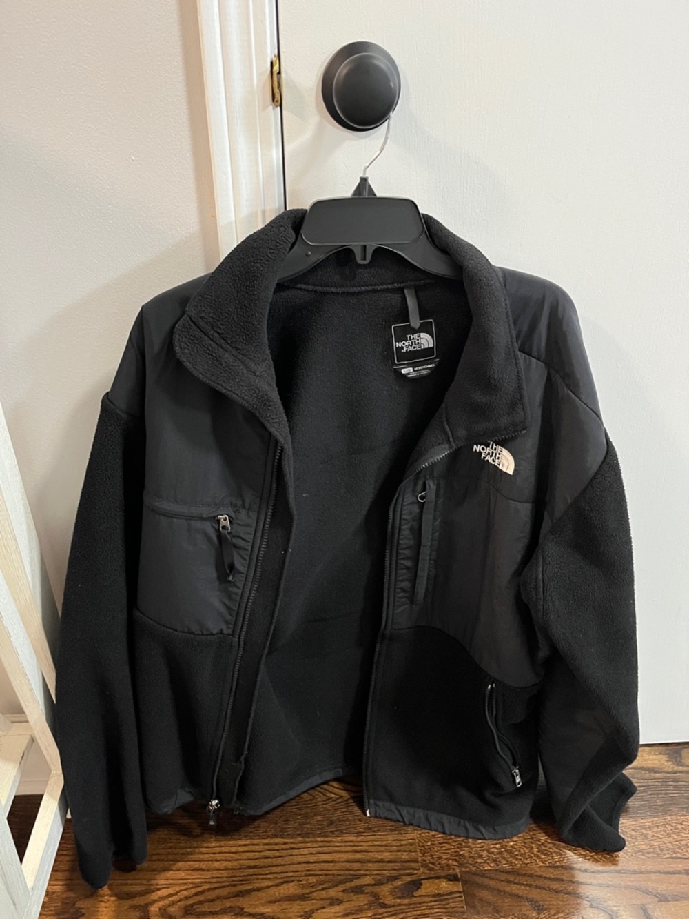 The North Face Black Men's Lightweight Fleece Jacket